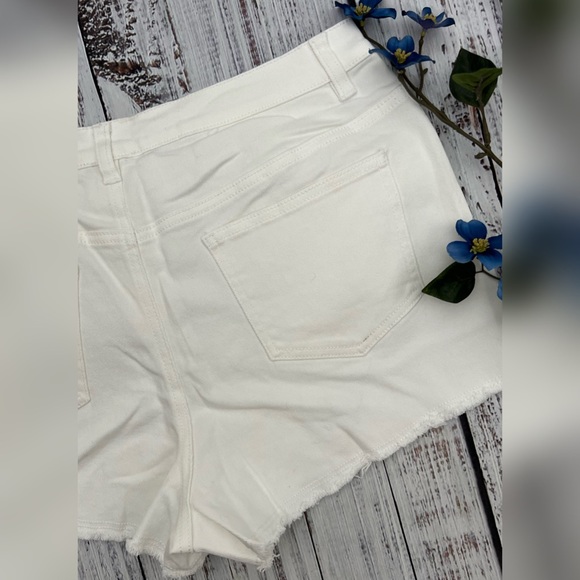 Venus Cutoff Frayed Hems White Denim Jean Shorts - Picture 6 of 6